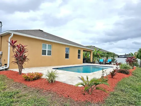 934 Sw Worcester Lane Port Saint Lucie FL 34953