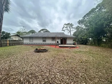 5106 Palm Drive Fort Pierce FL 34982