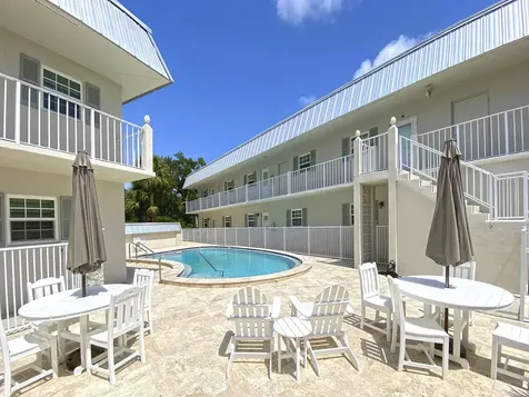 900 Jasmine Lane Vero Beach FL 32963