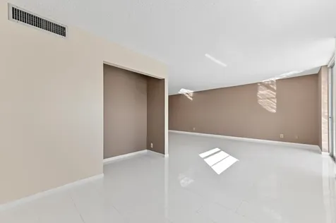 5700 Nw 2nd Avenue Boca Raton FL 33487