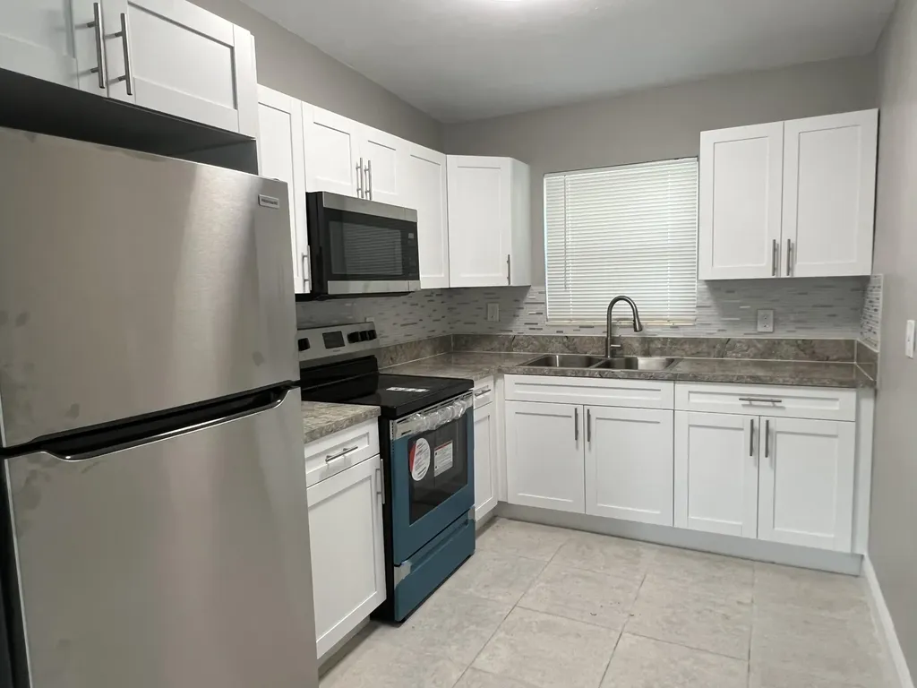 3990 Plum Tree Drive Lake Worth FL 33462