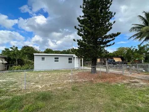 3990 Plum Tree Drive Lake Worth FL 33462