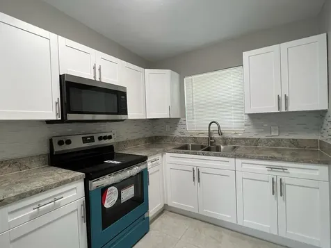 3990 Plum Tree Drive Lake Worth FL 33462