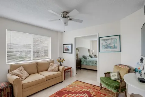 6698 10th Avenue Lake Worth FL 33467