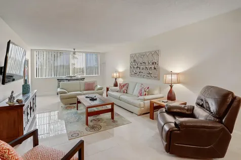 6698 10th Avenue Lake Worth FL 33467
