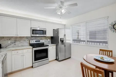 6698 10th Avenue Lake Worth FL 33467