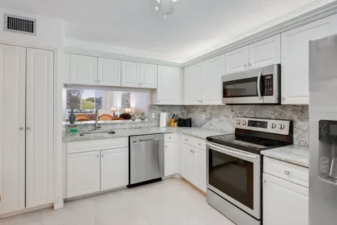 6698 10th Avenue Lake Worth FL 33467