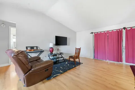 7605 N Sanibel Circle Tampa FL 33637