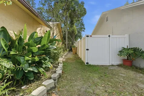 7605 N Sanibel Circle Tampa FL 33637