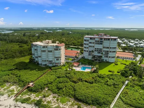 3870 N Highway Highway A1a Hutchinson Island FL 34949