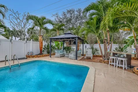1890 Sw 59th Avenue Plantation FL 33317