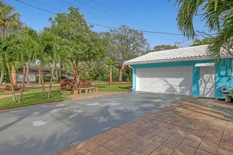 1890 Sw 59th Avenue Plantation FL 33317