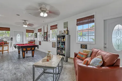 1890 Sw 59th Avenue Plantation FL 33317