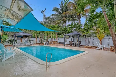 1890 Sw 59th Avenue Plantation FL 33317