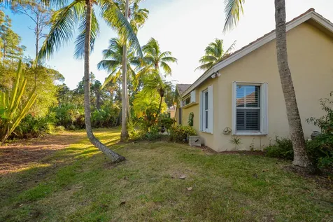 709 Sw Saint Vincent Cove Port Saint Lucie FL 34986