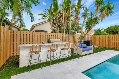 6631 Nw 25th Avenue Boca Raton FL 33496