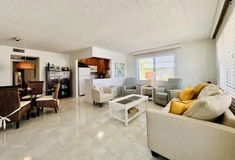 388 Chatham West Palm Beach FL 33417