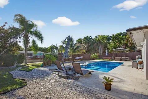 1530 W River Drive Margate FL 33063