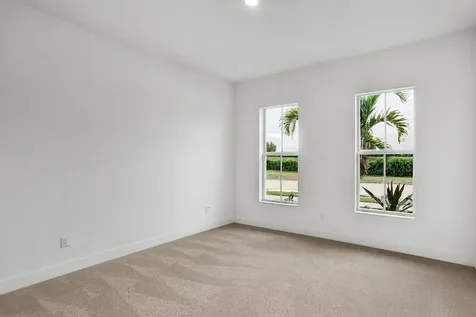 114 Se Palma Street Port Saint Lucie FL 34984