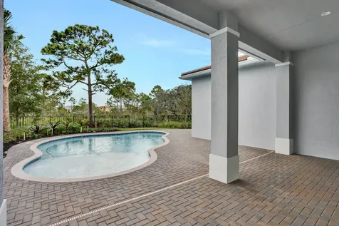 114 Se Palma Street Port Saint Lucie FL 34984