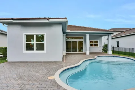 114 Se Palma Street Port Saint Lucie FL 34984