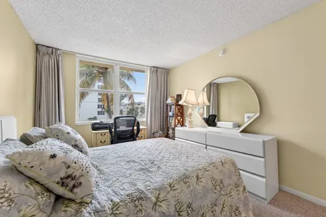 1009 N Ocean Boulevard Pompano Beach FL 33062
