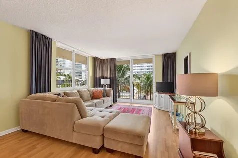 1009 N Ocean Boulevard Pompano Beach FL 33062