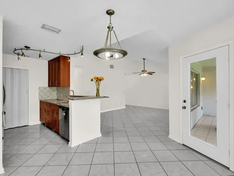 815 W Boynton Beach Boulevard Boynton Beach FL 33426