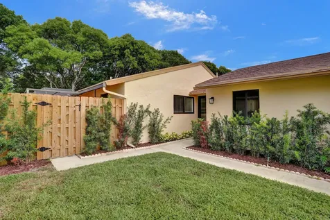 818 Nw 26th Avenue Delray Beach FL 33445