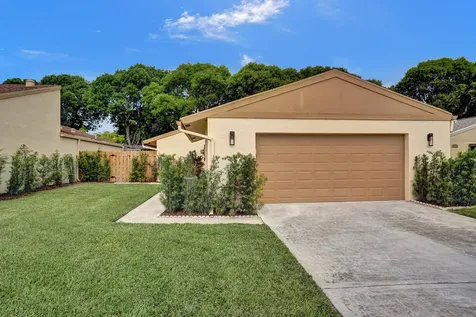 818 Nw 26th Avenue Delray Beach FL 33445