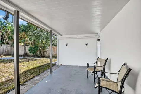 1426 Hillcrest Drive Drive Lake Worth Beach FL 33461