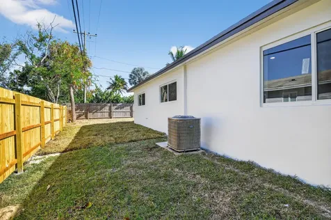 1426 Hillcrest Drive Drive Lake Worth Beach FL 33461