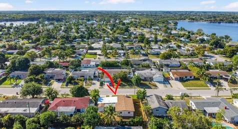 1426 Hillcrest Drive Drive Lake Worth Beach FL 33461