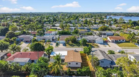 1426 Hillcrest Drive Drive Lake Worth Beach FL 33461