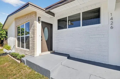 1426 Hillcrest Drive Drive Lake Worth Beach FL 33461