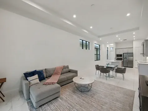 176 Se Via Sangro Port Saint Lucie FL 34952