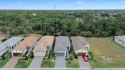 176 Se Via Sangro Port Saint Lucie FL 34952
