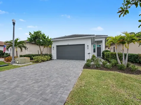 176 Se Via Sangro Port Saint Lucie FL 34952
