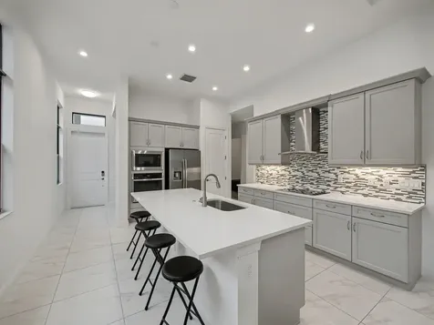 176 Se Via Sangro Port Saint Lucie FL 34952