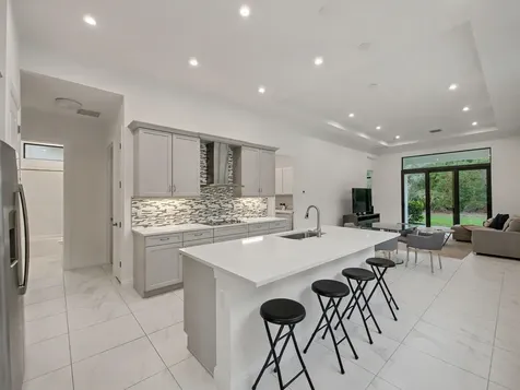 176 Se Via Sangro Port Saint Lucie FL 34952
