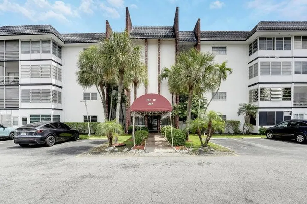 4740 Nw 21st Street Lauderhill FL 33313