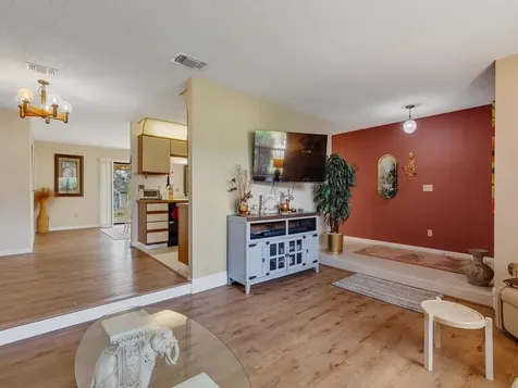 2543 Se Price Court Port Saint Lucie FL 34953