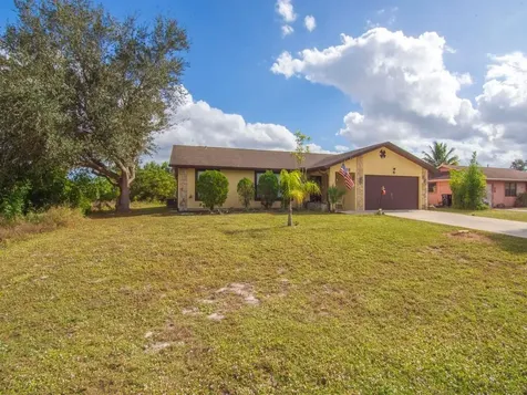 2543 Se Price Court Port Saint Lucie FL 34953