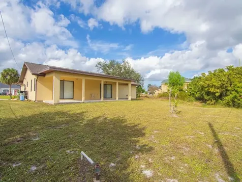 2543 Se Price Court Port Saint Lucie FL 34953