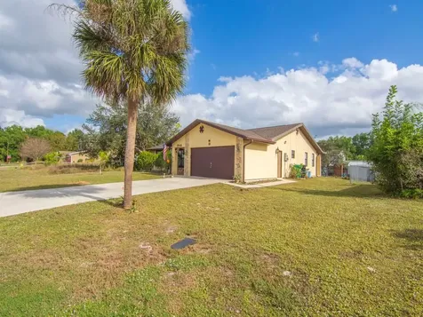 2543 Se Price Court Port Saint Lucie FL 34953