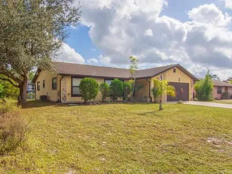 2543 Se Price Court Port Saint Lucie FL 34953