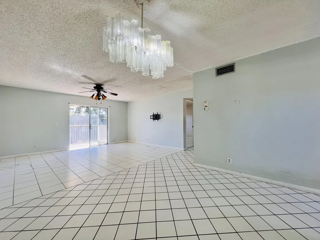 209 Oxford 200 West Palm Beach FL 33417