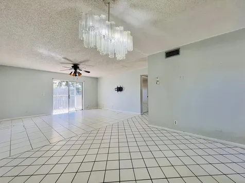 209 Oxford 200 West Palm Beach FL 33417