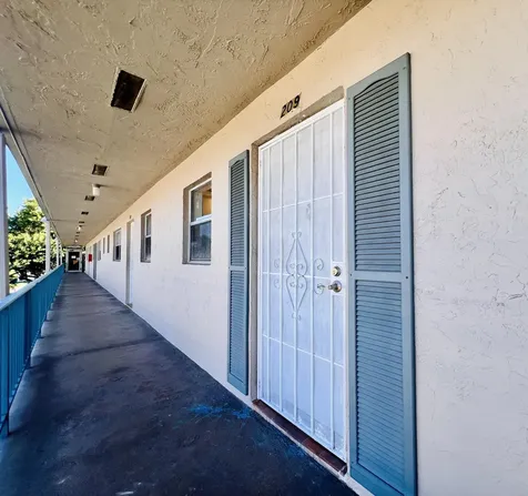 209 Oxford 200 West Palm Beach FL 33417
