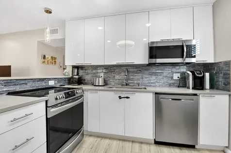 209 Somerset K West Palm Beach FL 33417
